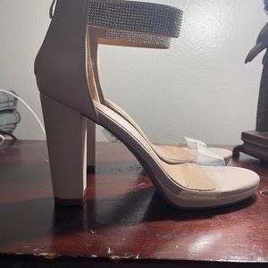 Windsor high heels size 8. NWT.  Soft leather.